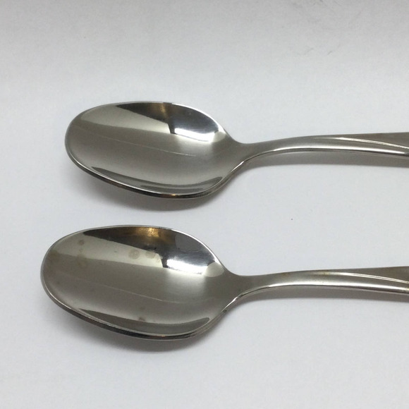 2 piece International Silver Random Rose Stainless Luxury Teaspoons 5 7/8 Length - Picture 3 of 7